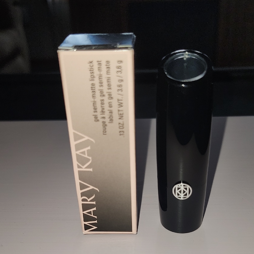 Mary Kay gel semi-matte lipstick mauve moment NEW!